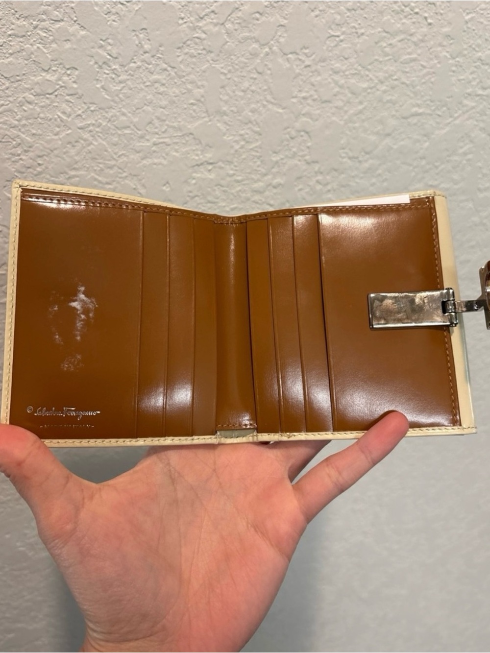 ✨ Salvatore Ferragamo Leather Folio Wallet — NEW, small flaws, No Box, no dusty - Picture 7 of 7